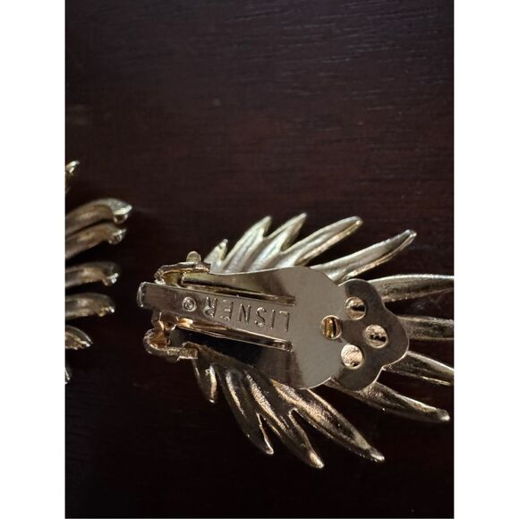 Vintage 80s LISNER women’s signed gold toned brooch and matching earrings set - Picture 8 of 9